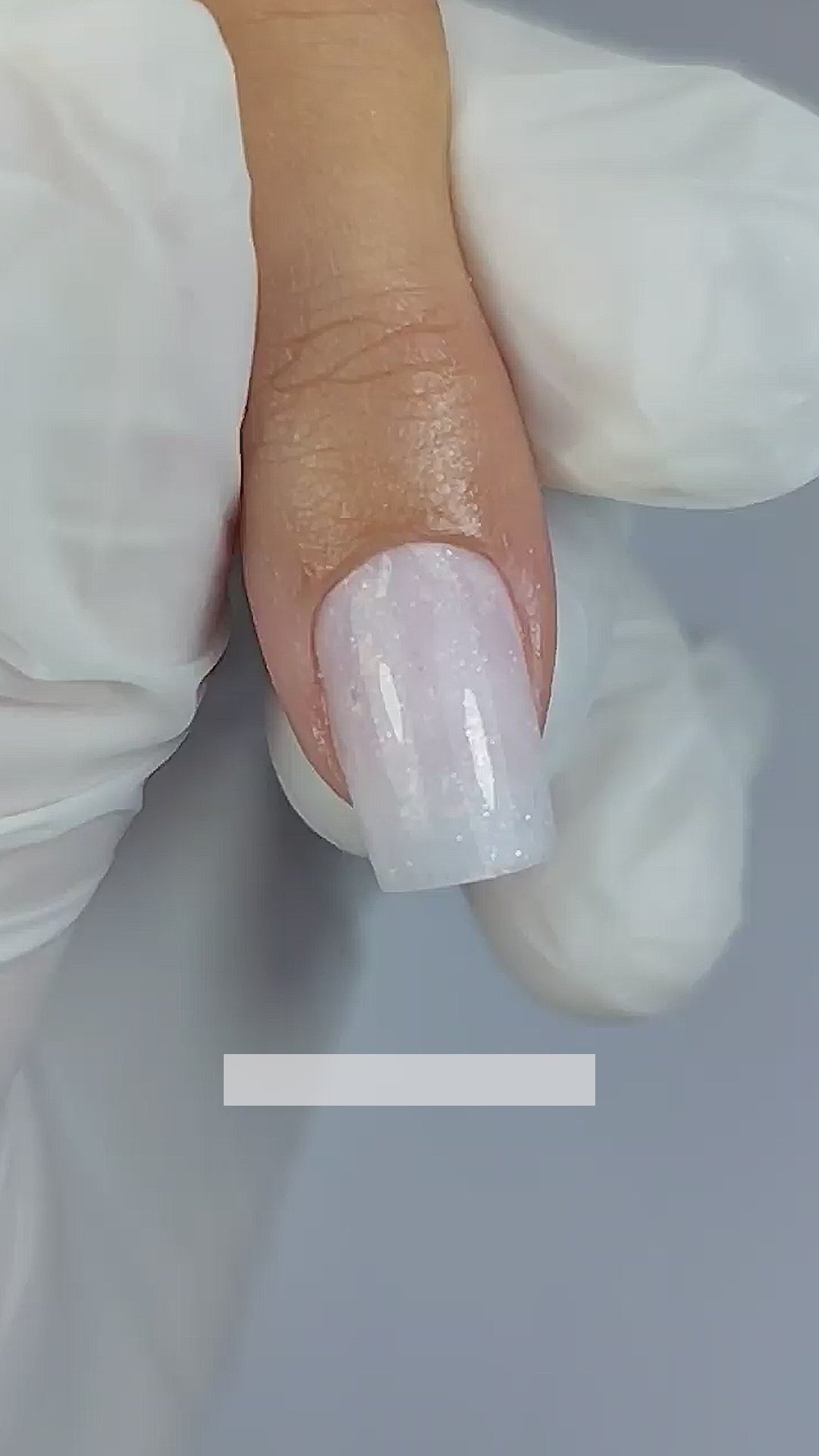 Carregar vídeo: BIB - Builder in bottle white with multi flakes 15ml